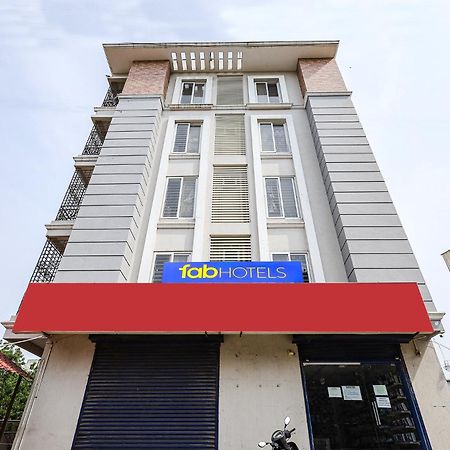 Fabexpress Fen Breeze Hotel Siruseri Bagian luar foto